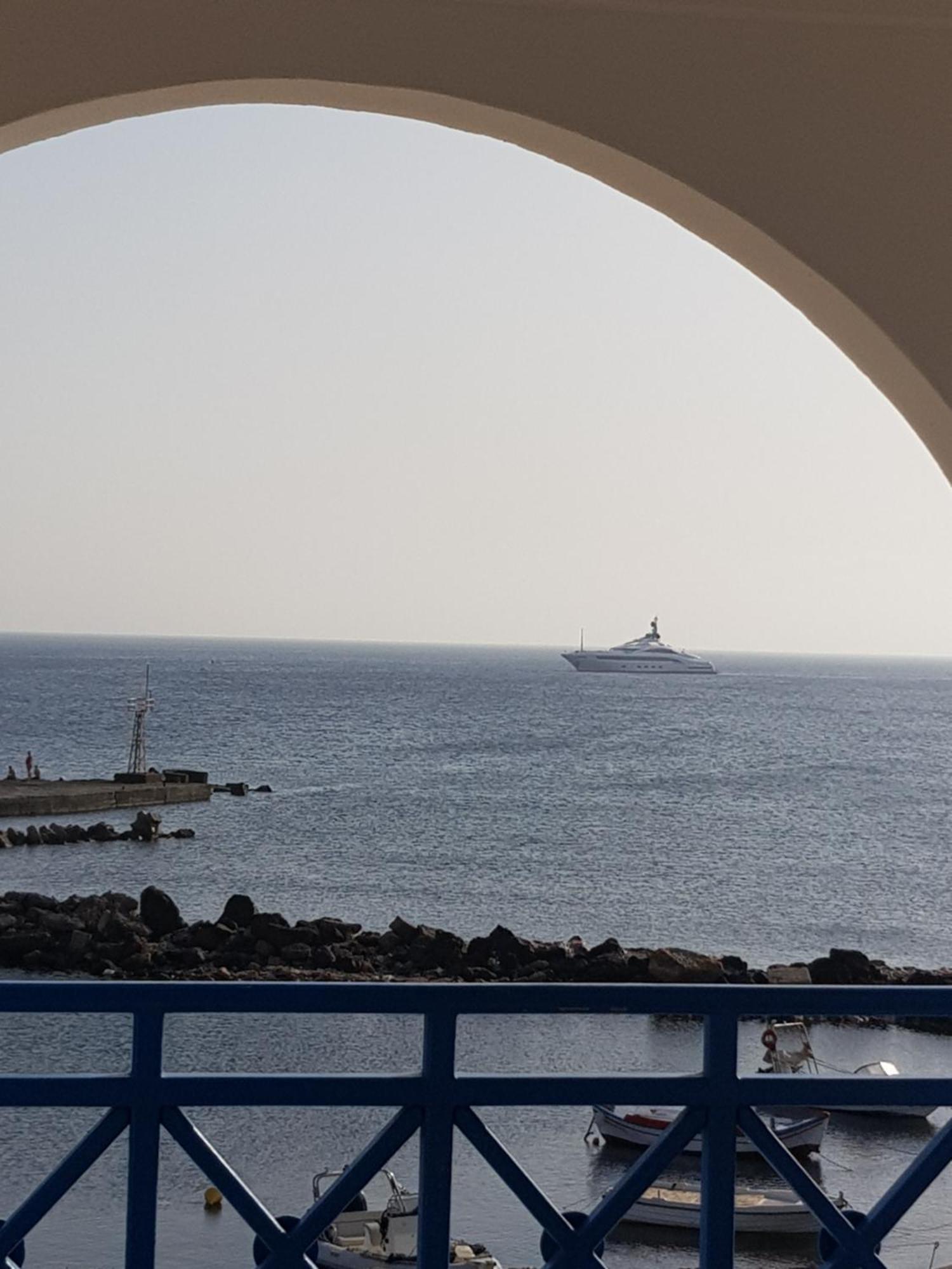 Rodothea And Adams On The Beach, Santorini Monolithos Exterior photo