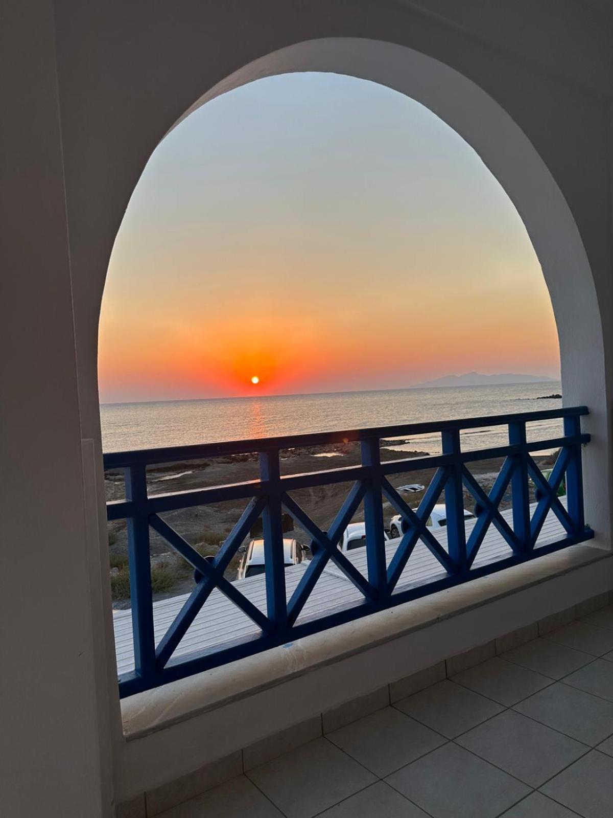 Rodothea And Adams On The Beach, Santorini Monolithos Room photo