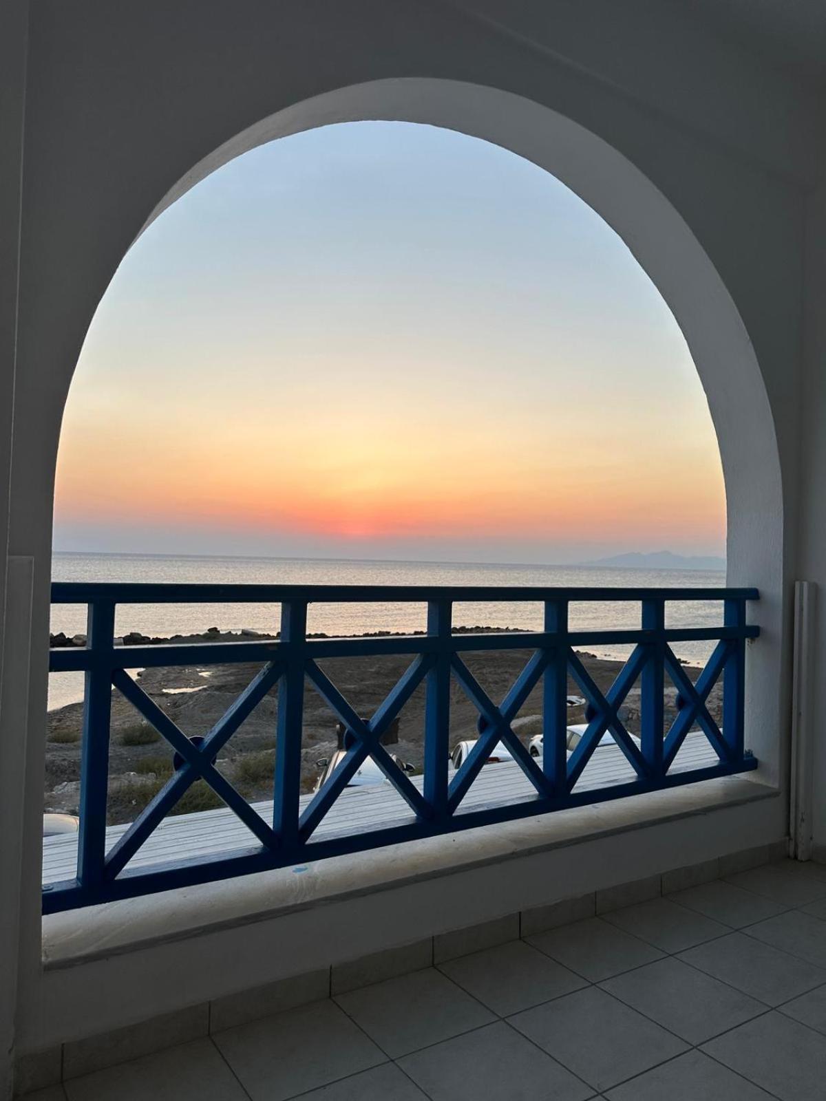 Rodothea And Adams On The Beach, Santorini Monolithos Room photo